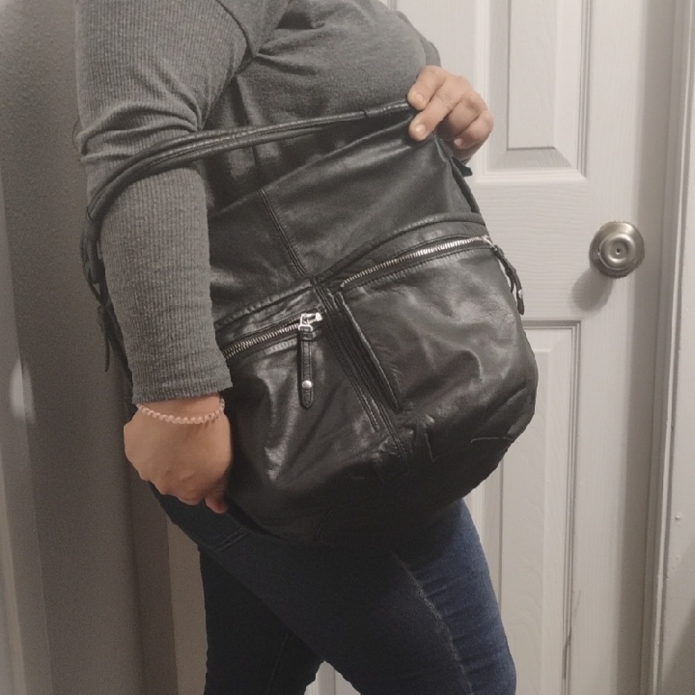 Olivia Harris Black Leather Handbag with Silver Accents - Picture 9 of 9